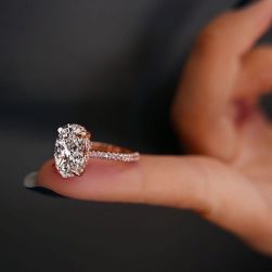 What are Solitaire Engagement Rings